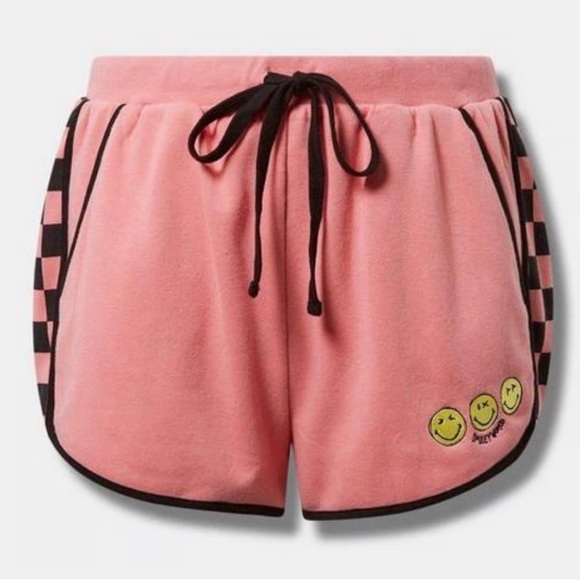 Torrid Vinyl Icons Pink Smiley Cozy Fleece Drawstring Shorts Size 1X (14/16) - Picture 2 of 11